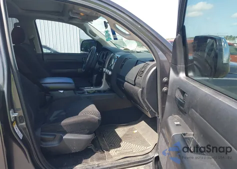 2011 Toyota Tundra Grade 5.7L V8 z USA, uszkodzony, nr VIN 5TFEY5F15BX101976